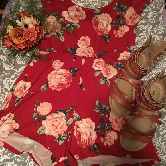 Flower pattern romper. - Picture 2 of 3